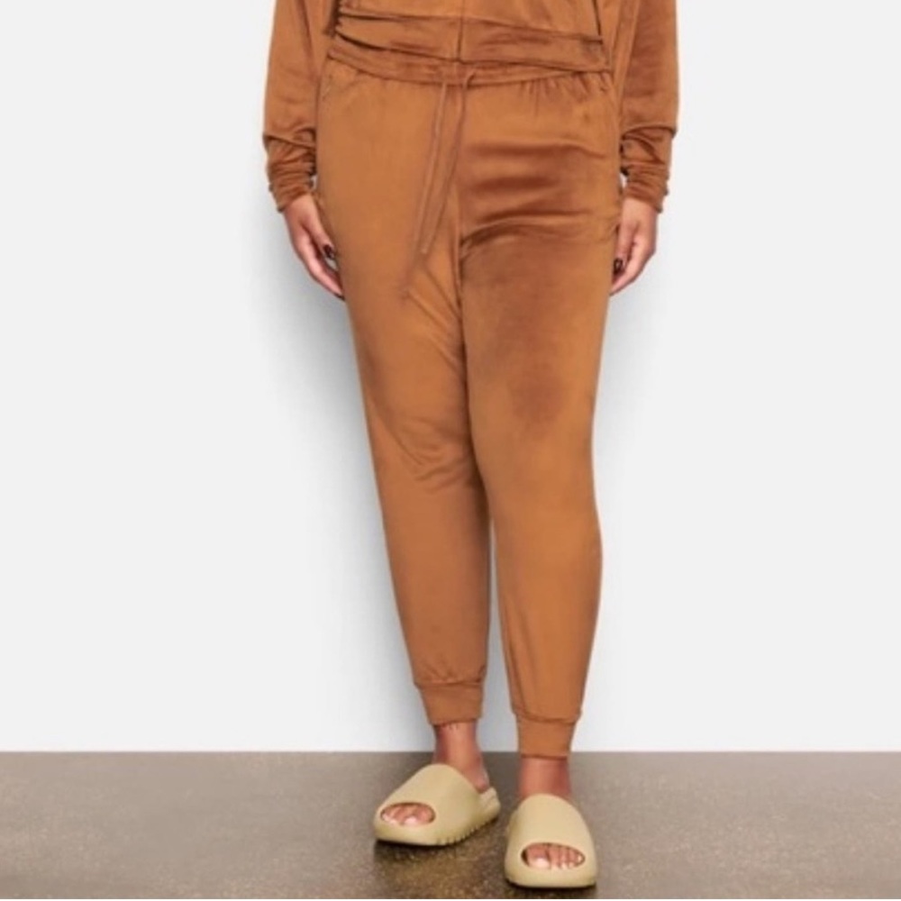 SKIMS Velour Copper Sweatpants Joggers